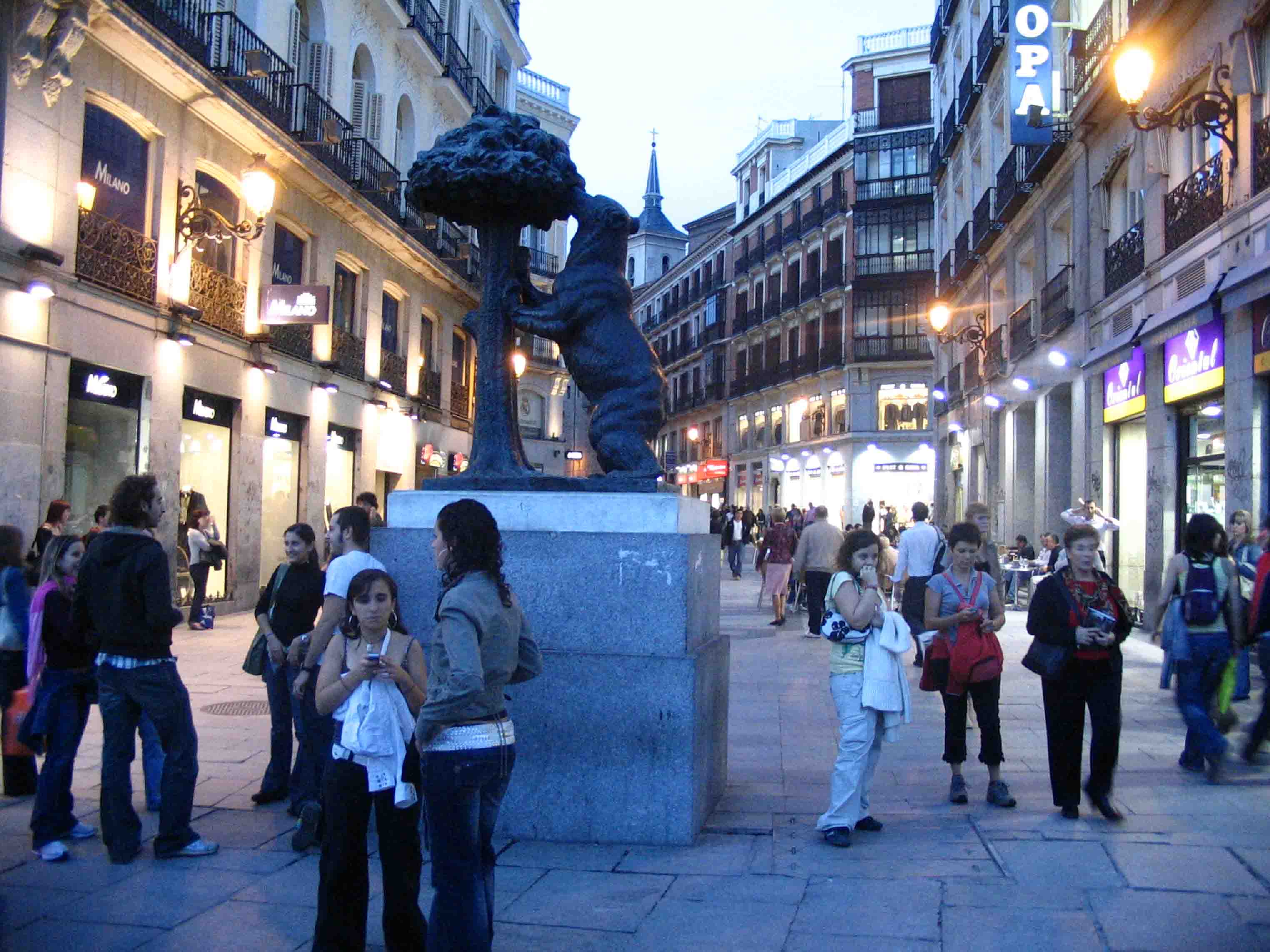 浏览马德里雕像和建筑