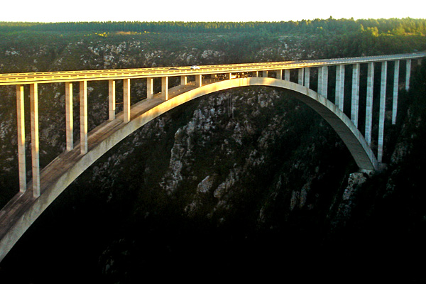 (布劳克朗兹大桥(bloukrands bridge):南半球最高的公路桥,世界上最高