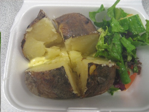 (这是jacket potato,样子不好看,但很香)