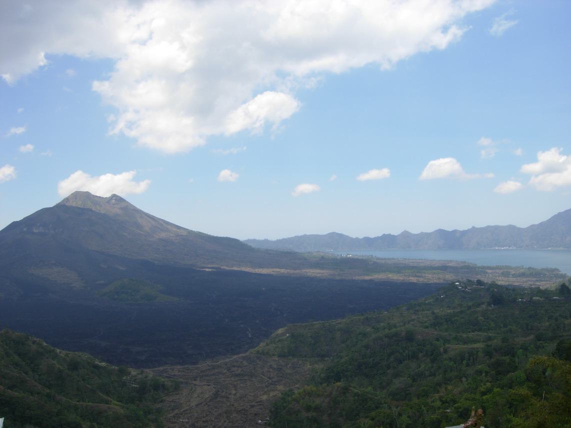 (巴图尔火山)