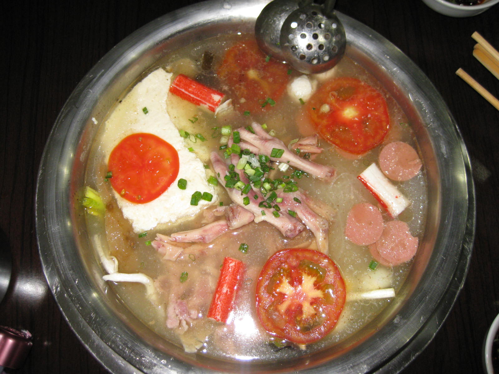 (这就是美味的豆花火锅哦~)