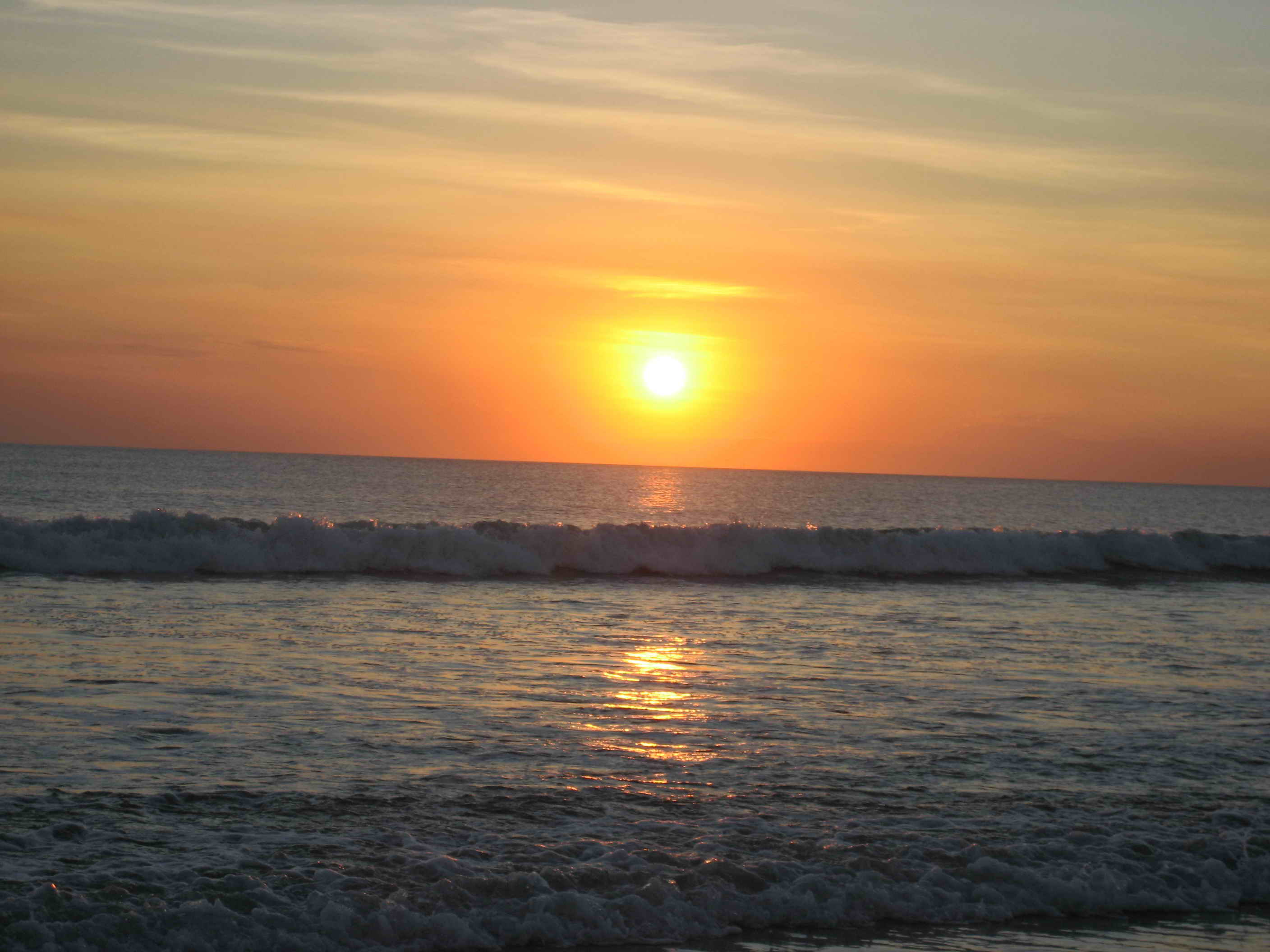 巴厘岛日落最美的沙滩图片