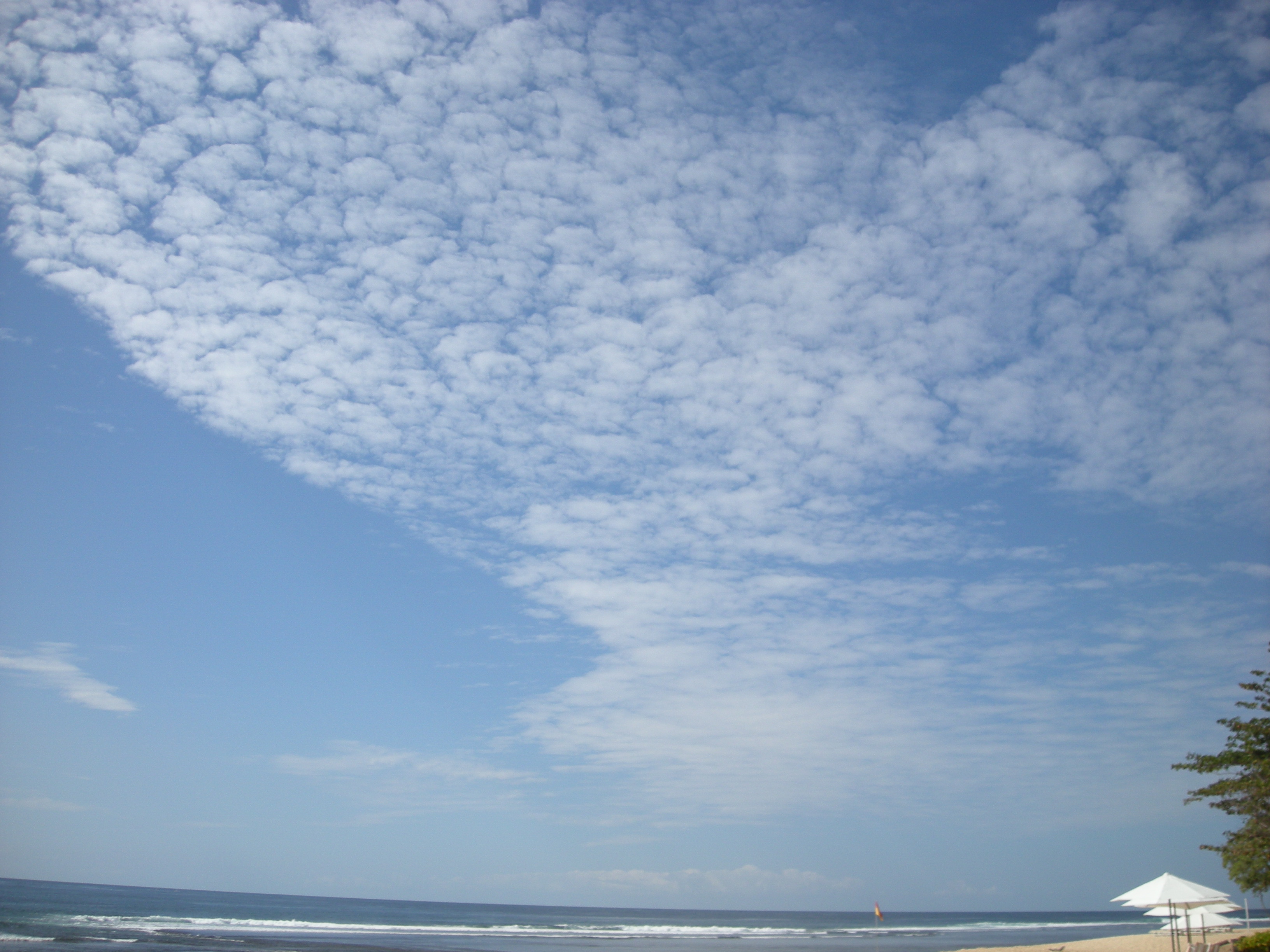 (藍天白雲大海)